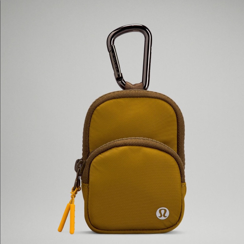 New w/o tags - Nano Clip-On Backpack